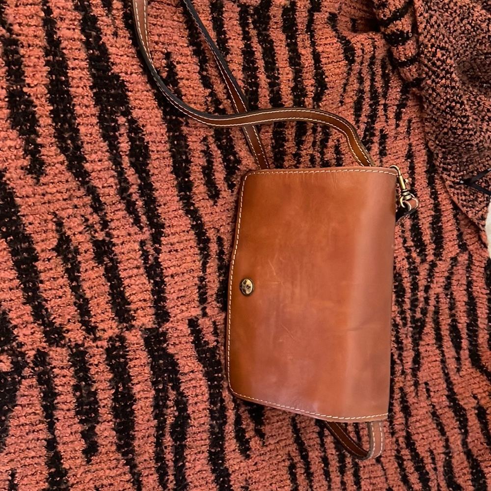 Pre owned Very good condition Patricia Nash crossbody bag